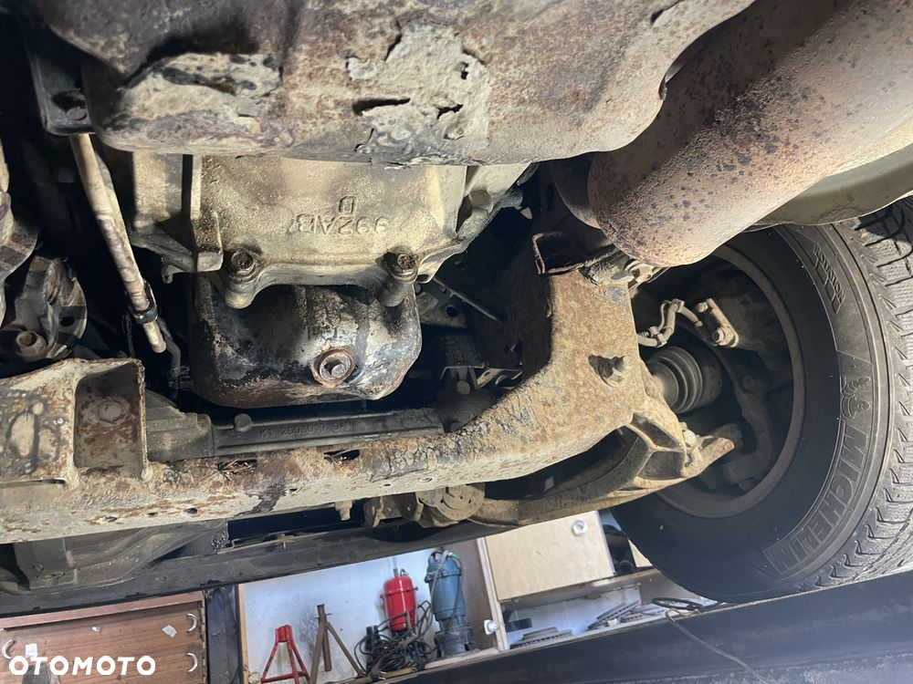 Jeep Liberty 3.7 4x4 - 18