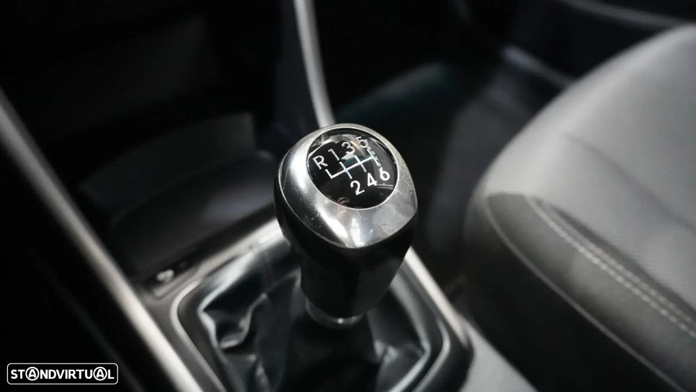 Hyundai i30 1.6 CRDI Blue Comfort AC Auto+J17 - 16