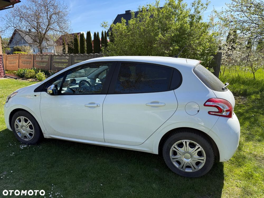 Peugeot 208 - 4