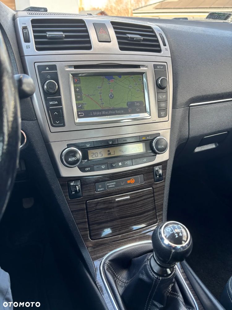 Toyota Avensis 2.2 D-4D Prestige - 15