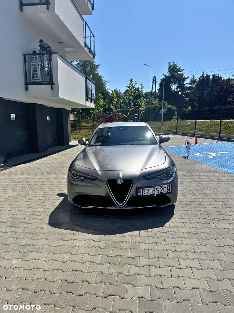 Alfa Romeo Giulia 2.0 Turbo - 2