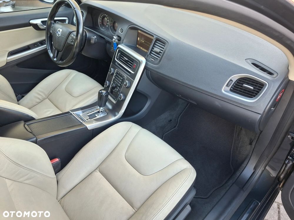 Volvo S60 D3 Geartronic Summum - 22