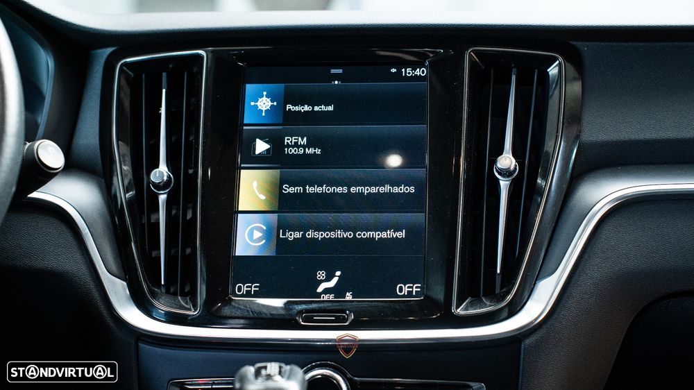 Volvo V60 2.0 D3 Momentum Geartronic - 21