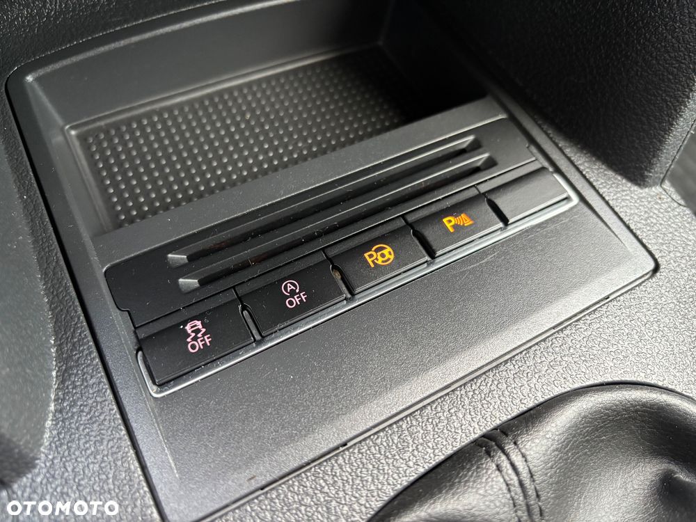 Volkswagen Touran - 17