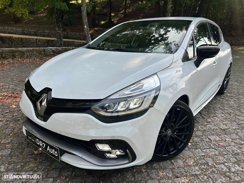 Renault Clio TCe 220 EDC R.S. Trophy - 46