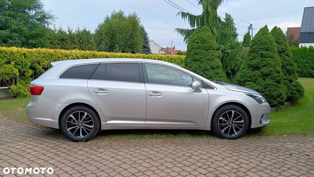 Toyota Avensis Touring Sports 1.8 Multidrive S Executive - 3