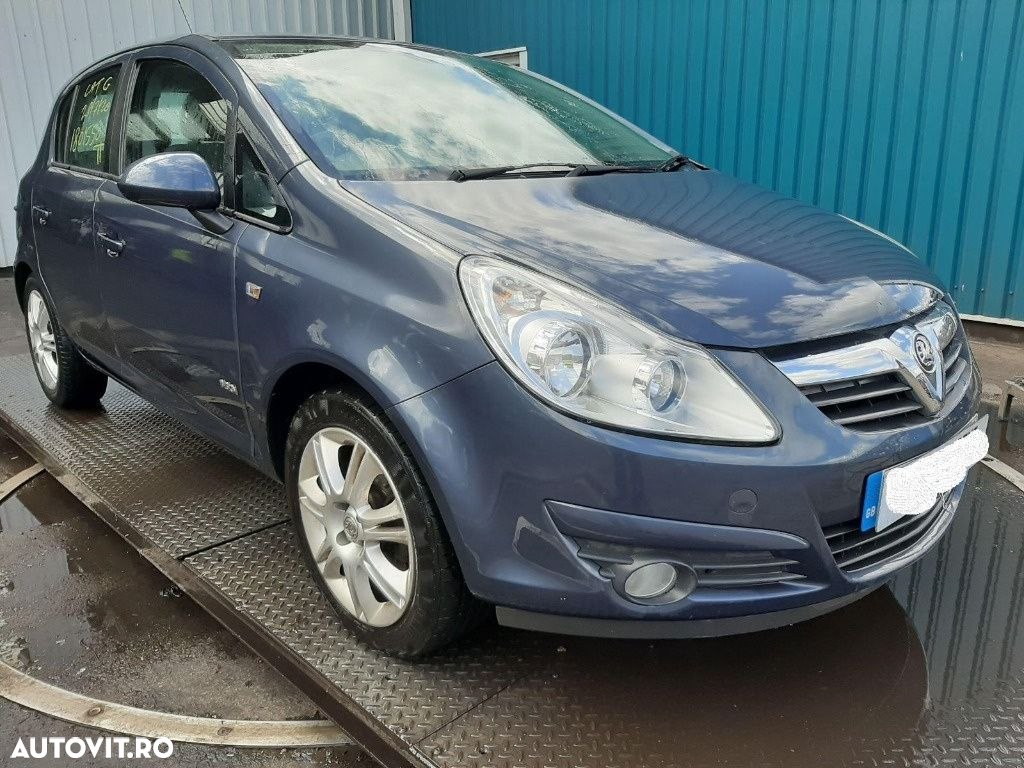 CD player Opel Corsa D 2010 Hatchback 1.4 i - 4