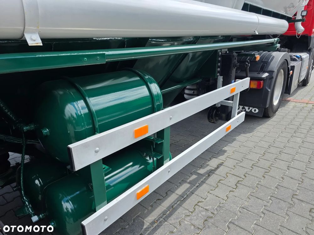 Volvo FM KOMPRESOR WELGRO + Lambrecht z zasysaniem, 3 osiowa 01LK30 PASZOWOZ SILOS - 28