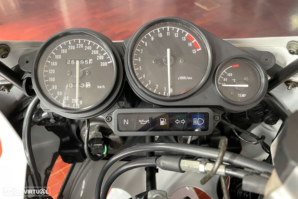 Yamaha FZR 600 - 17