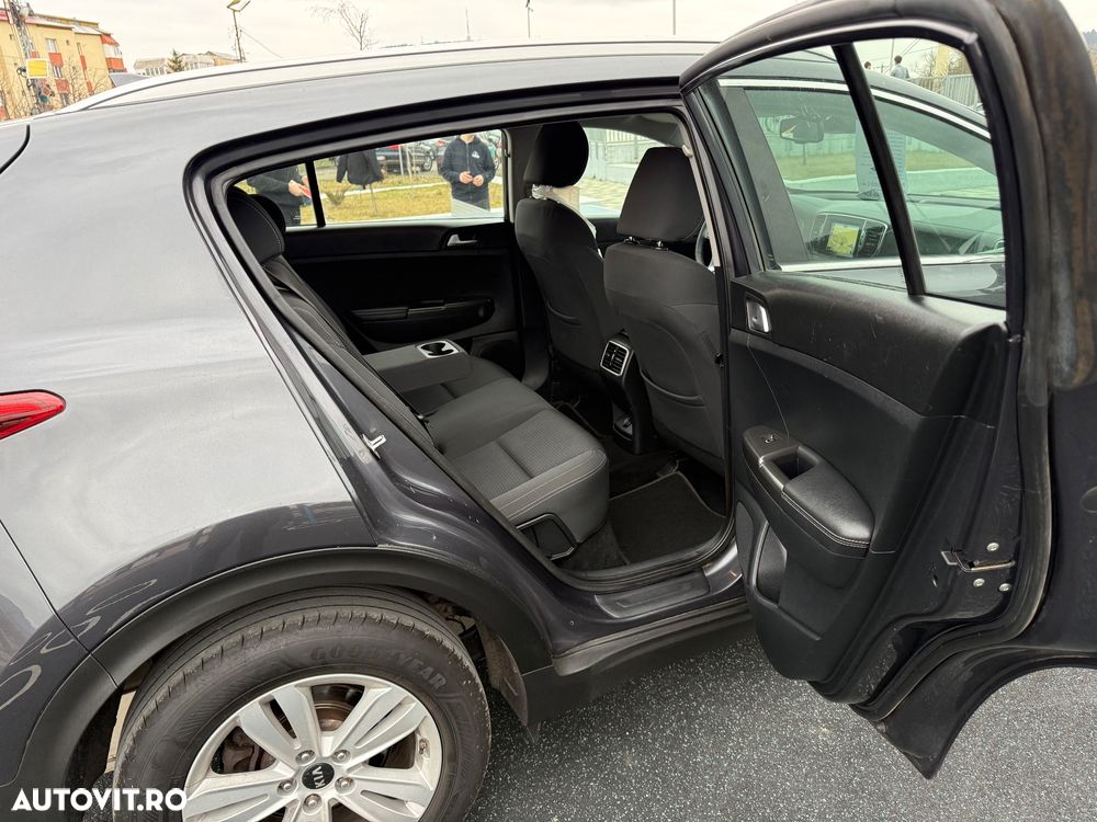 Kia Sportage 1.7 CRDI 2WD Spirit - 9