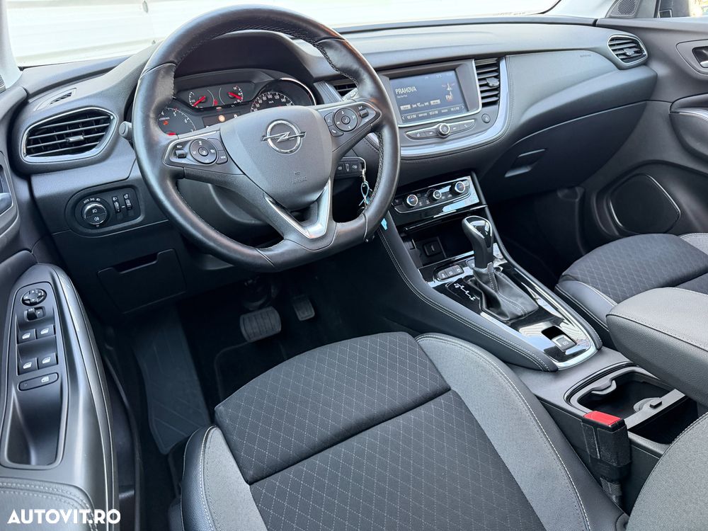 Opel Grandland 1.5 START/STOP AT8 GLX - 12