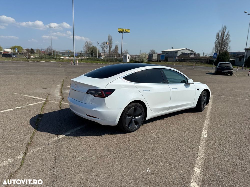 Tesla Model 3 - 5