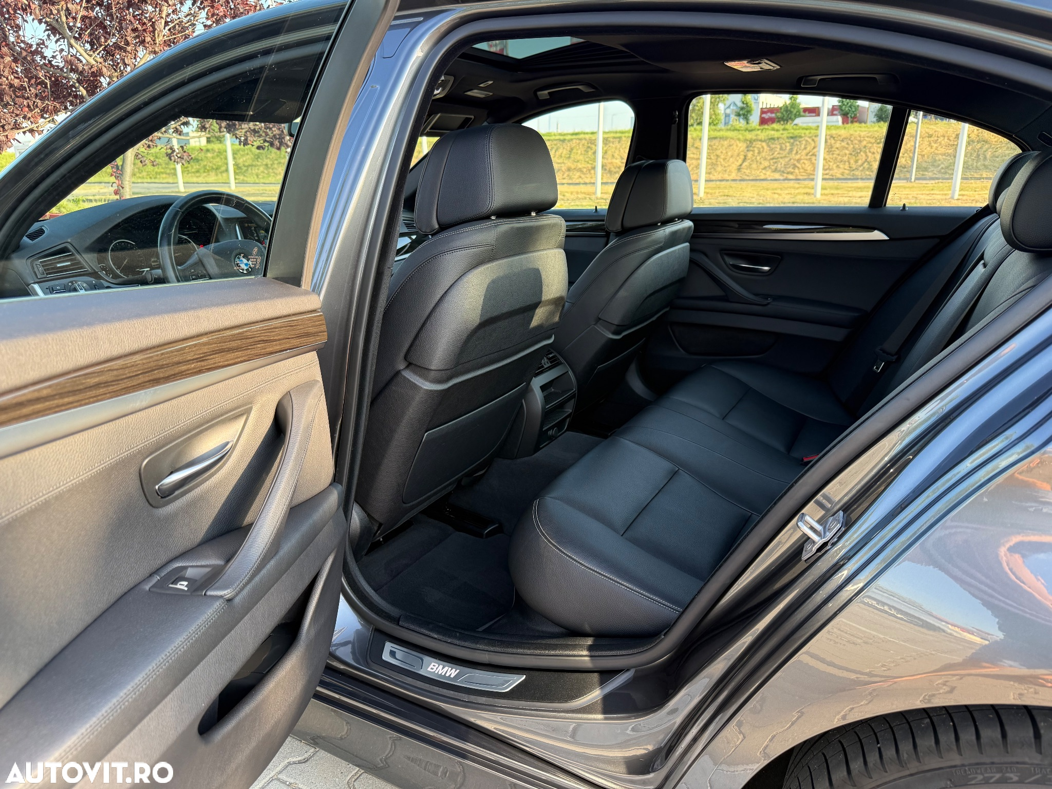 BMW Seria 5 520d AT - 12