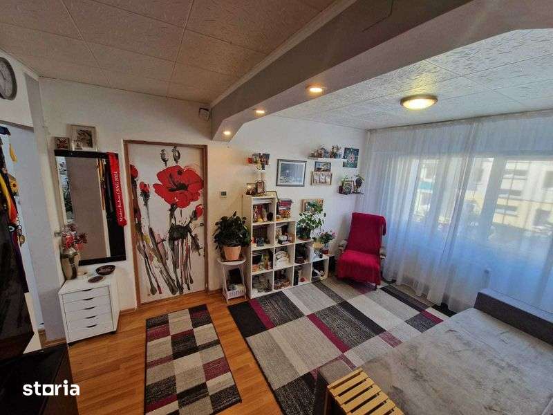 Va propun spre vanzare un apartament spatios si luminos in Medias — fotografia 1