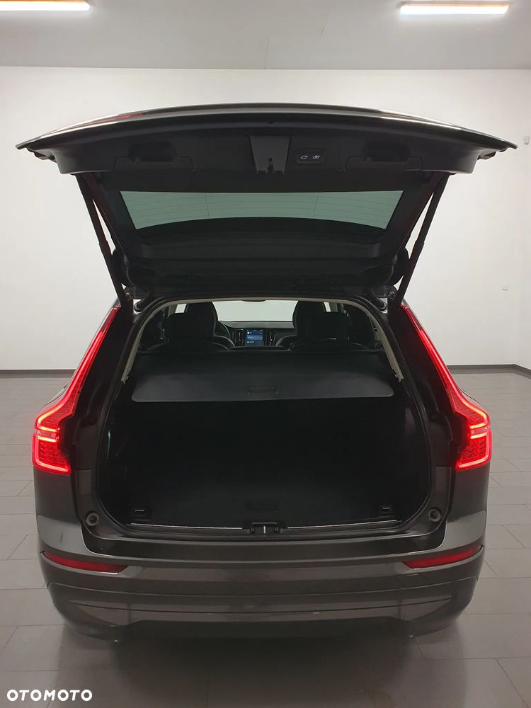 Volvo XC 60 B4 D AWD Ultimate Dark - 38