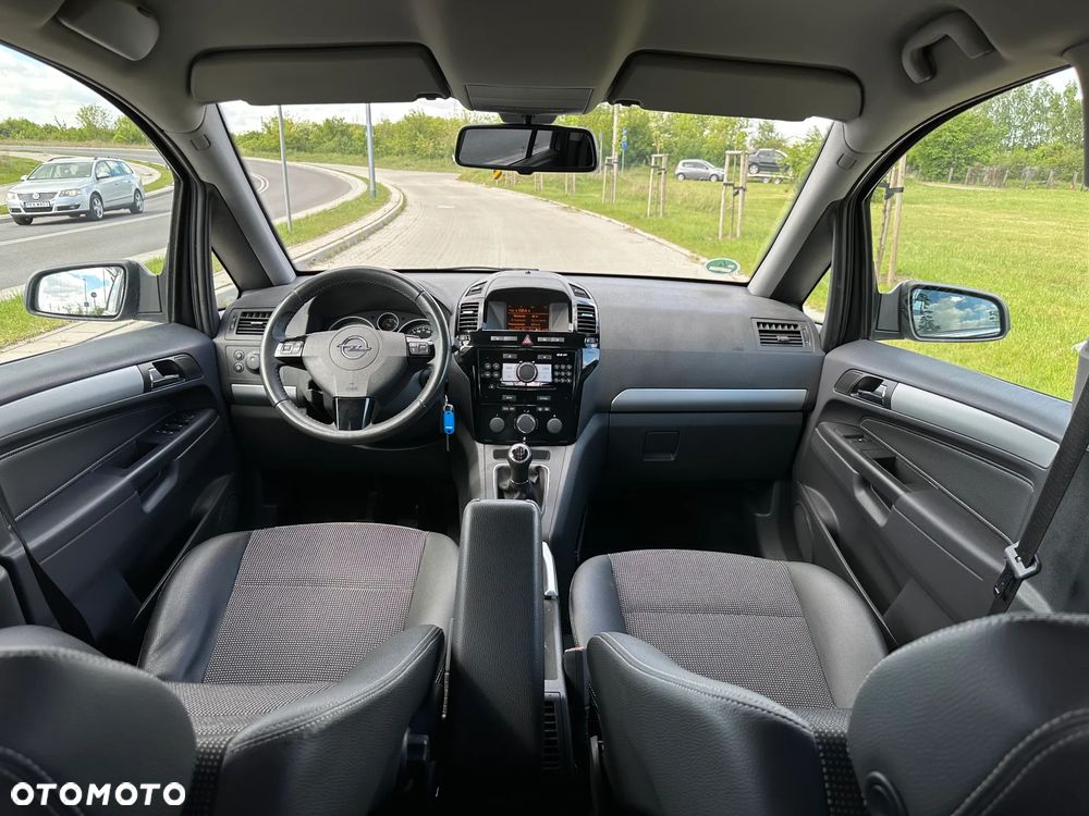 Opel Zafira - 23