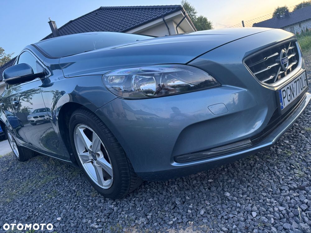Volvo V40 D2 Momentum - 1