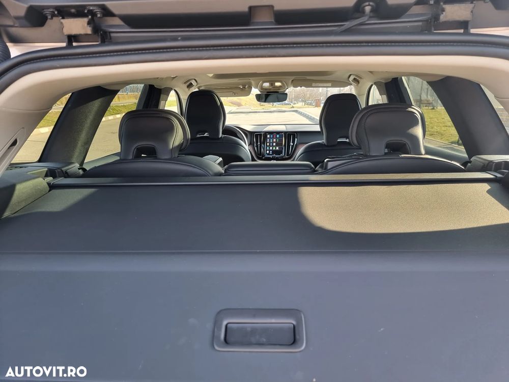 Volvo XC 60 B4 B Plus Dark - 14