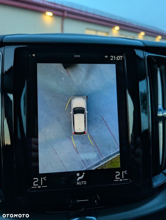 Volvo XC 60 B4 B Momentum - 26