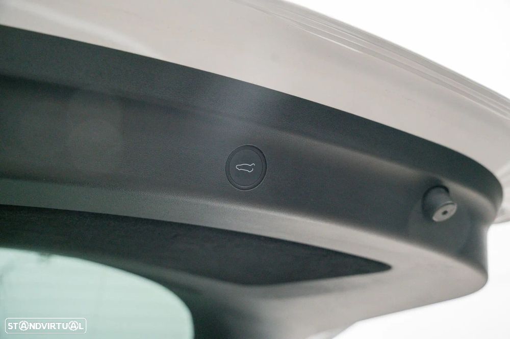 Tesla Model Y Tração Traseira - 26