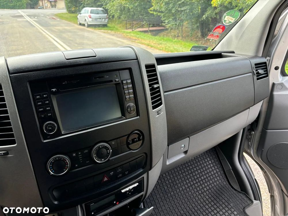 Mercedes-Benz SPRINTER - 13
