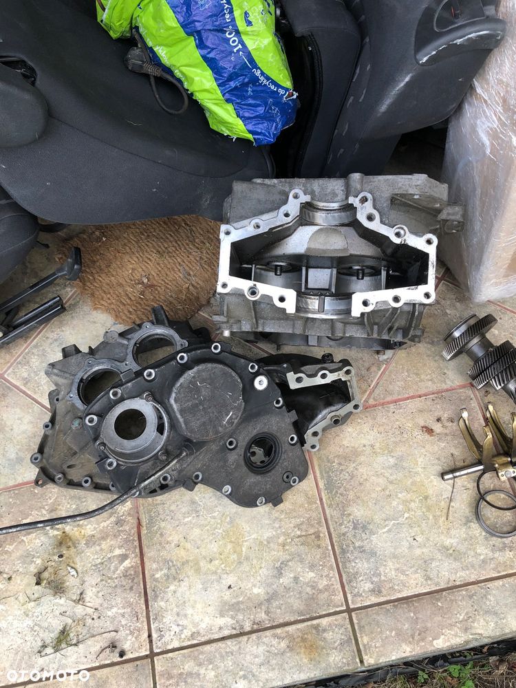 Obudowa skrzyni biegów i koła zębate ,wałki do skrzyni biegów Ducato 3,0 z Iveco - 6