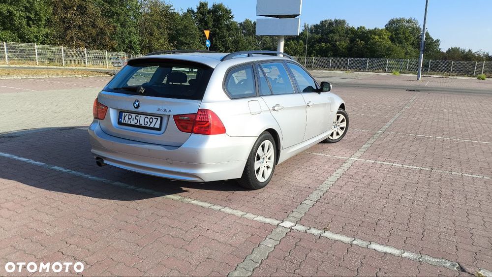 BMW Seria 3 318d - 17