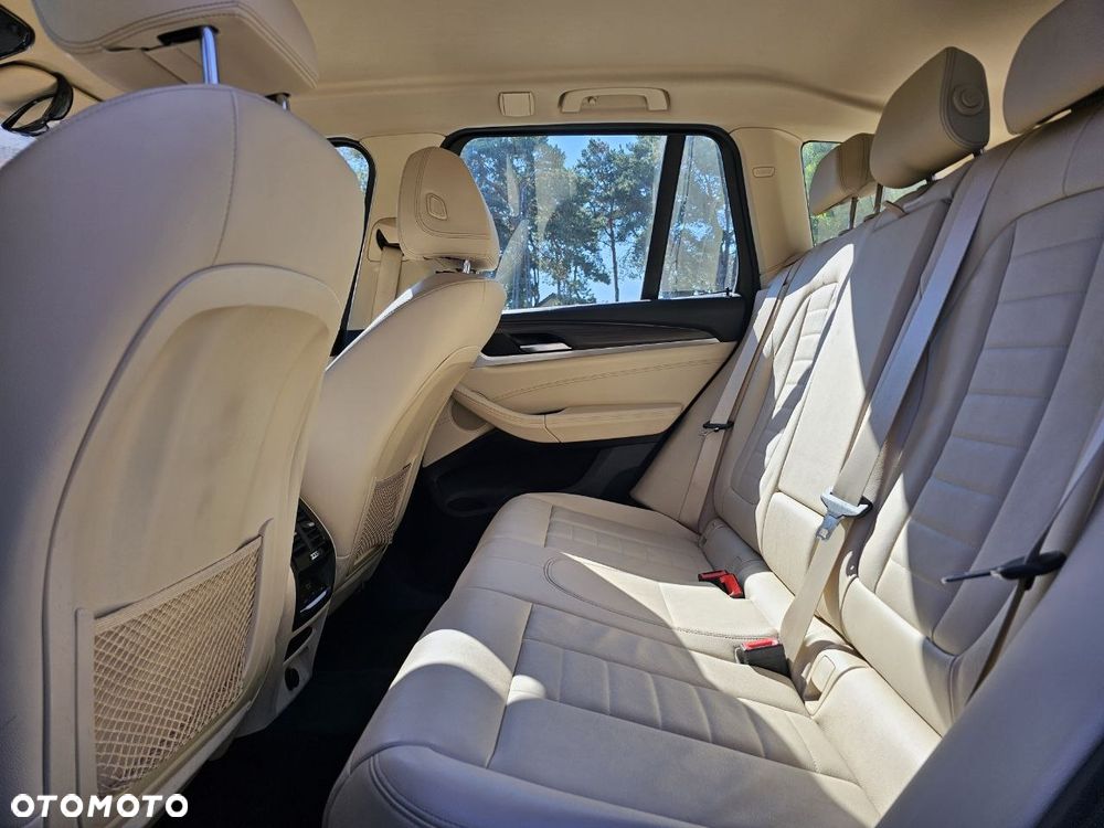 BMW X3 xDrive25d - 24