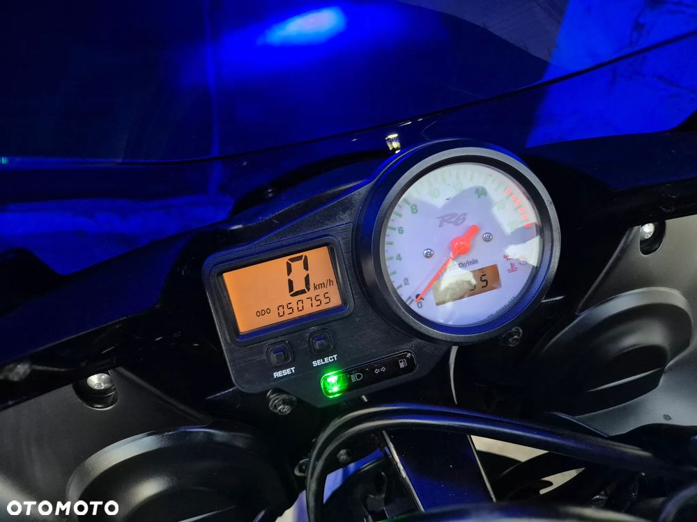Yamaha R6 - 13