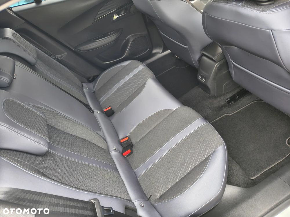 Peugeot 2008 PureTech 130 Allure - 19