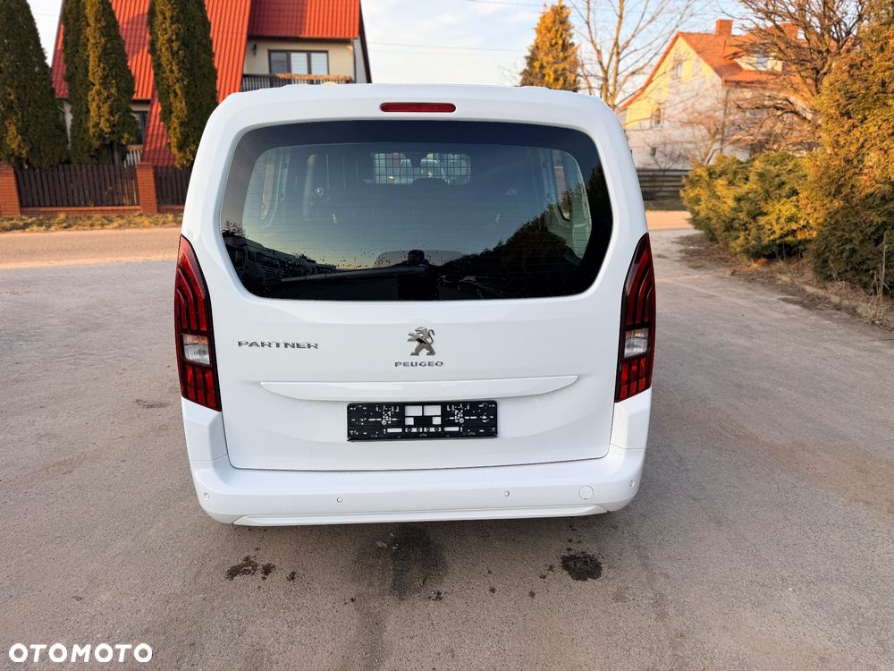 Peugeot Partner  21r 130 HK Niski przebieg 1wł ASO 5 dzwi Euro6.2/ford/opel/citroen - 9