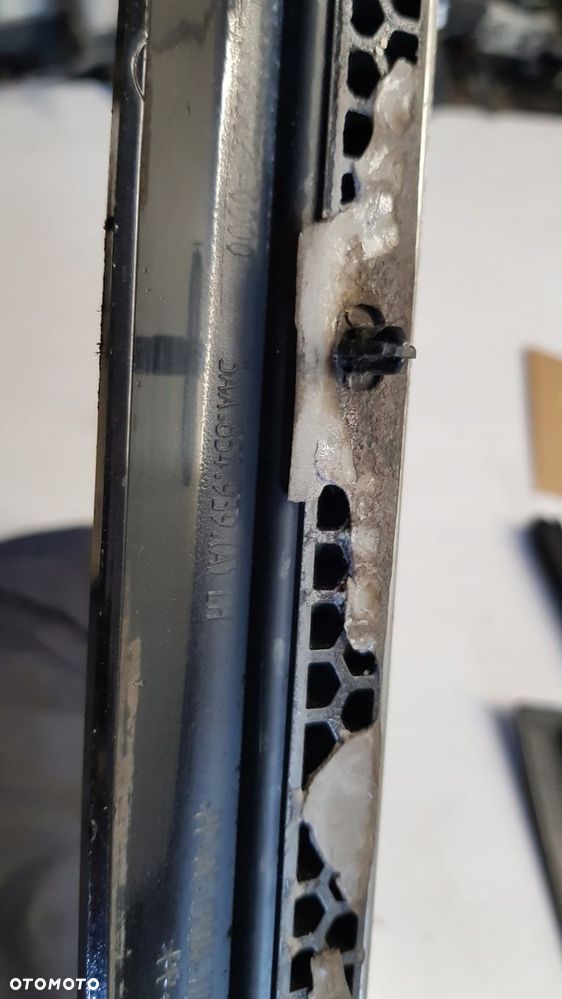 listwa drzwi lewy przód VW Passat B7 - 15