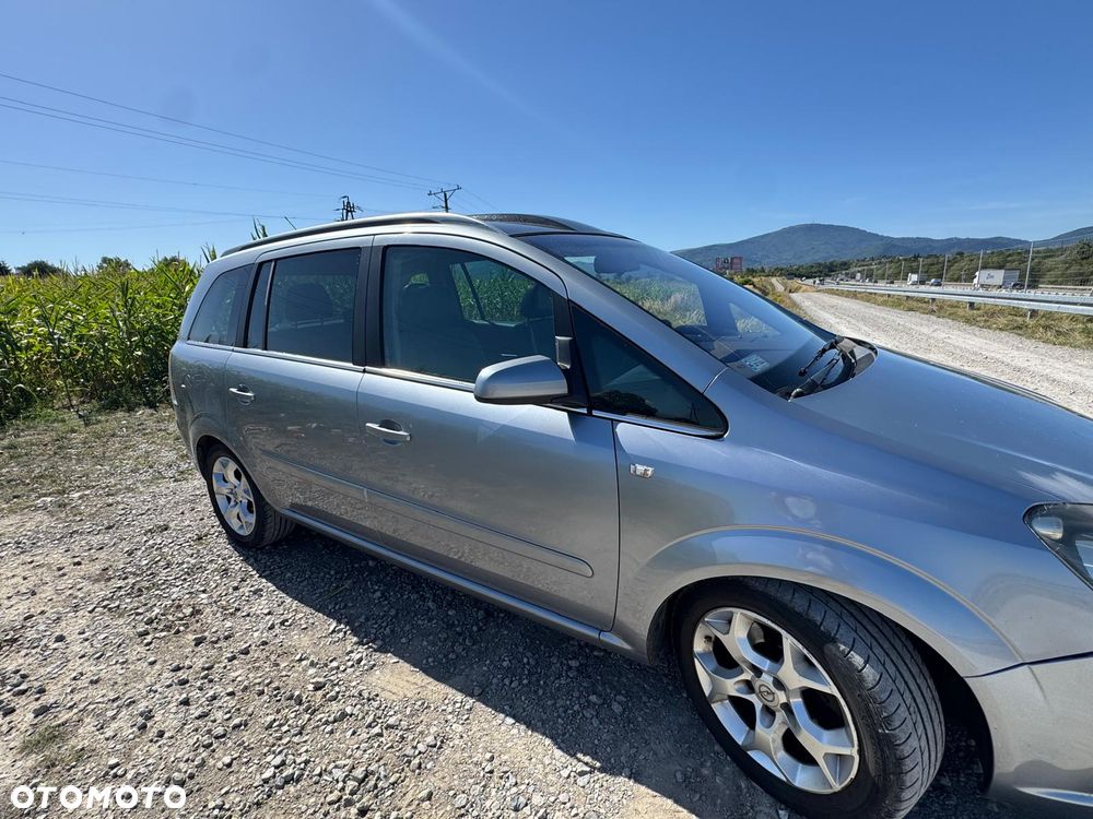 Opel Zafira 1.9 CDTI Cosmo - 4