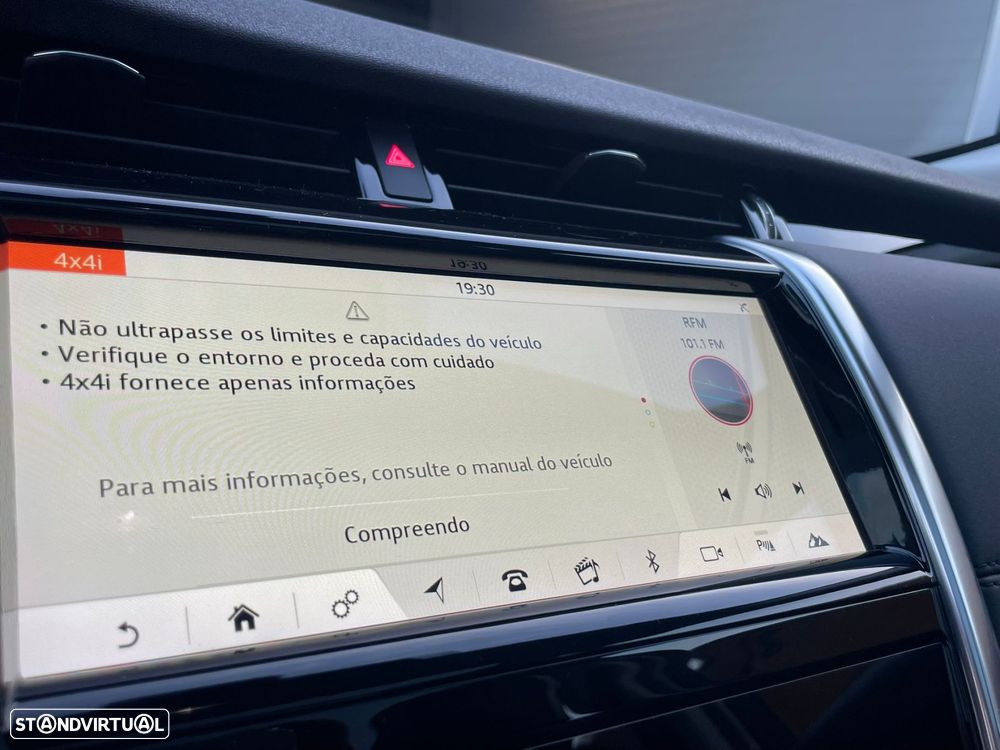 Land Rover Discovery Sport 1.5 I3 P300e AWD HSE - 28