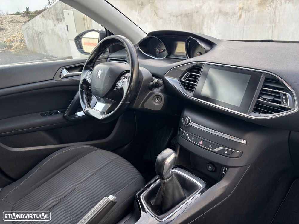 Peugeot 308 1.2 PureTech Style - 25