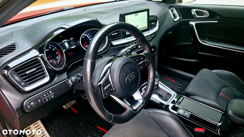 Kia ProCeed 1.6 T-GDI GT DCT - 9