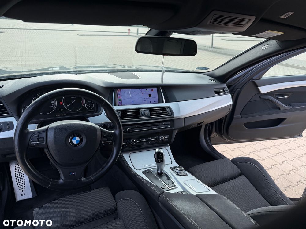 BMW Seria 5 525d - 23