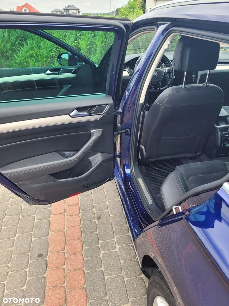 Volkswagen Passat 2.0 TDI SCR Highline - 15