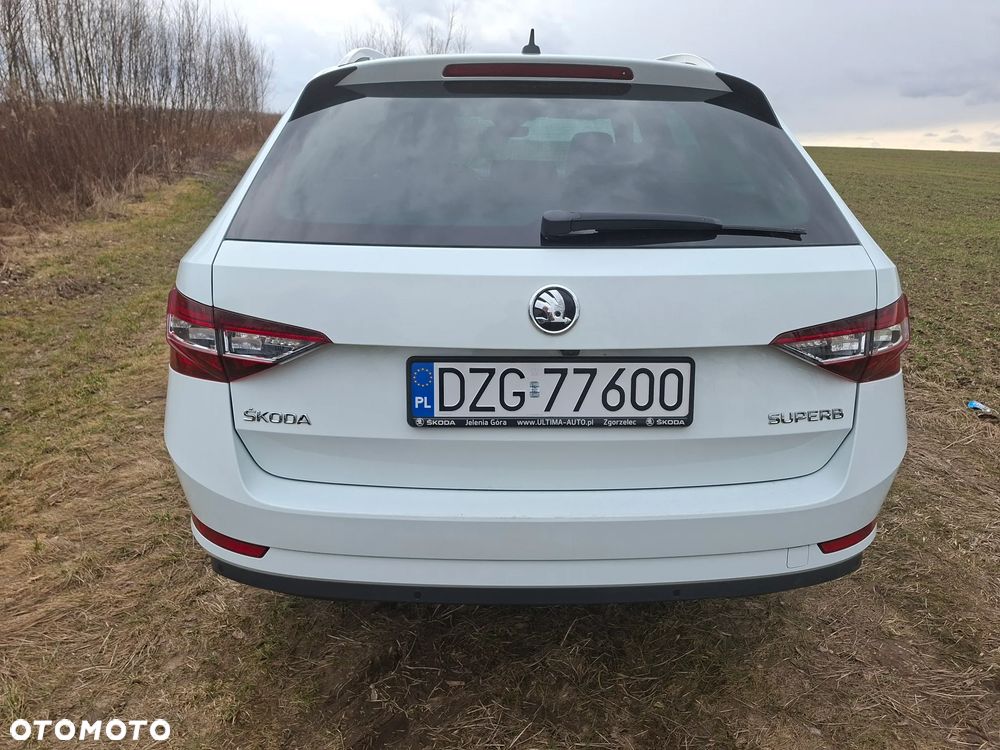 Skoda Superb 2.0 TDI DSG Premium Edition - 6