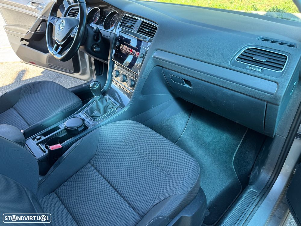 VW Golf 1.6 TDI Confortline - 14
