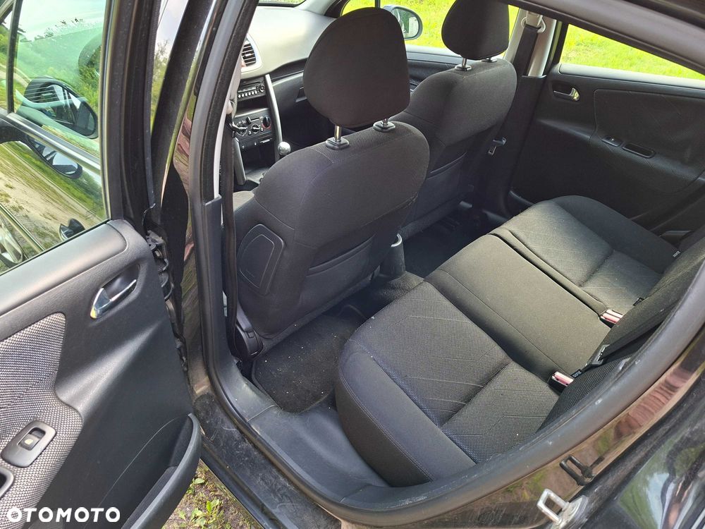 Peugeot 207 - 8