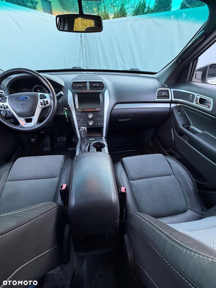 Ford Explorer - 21