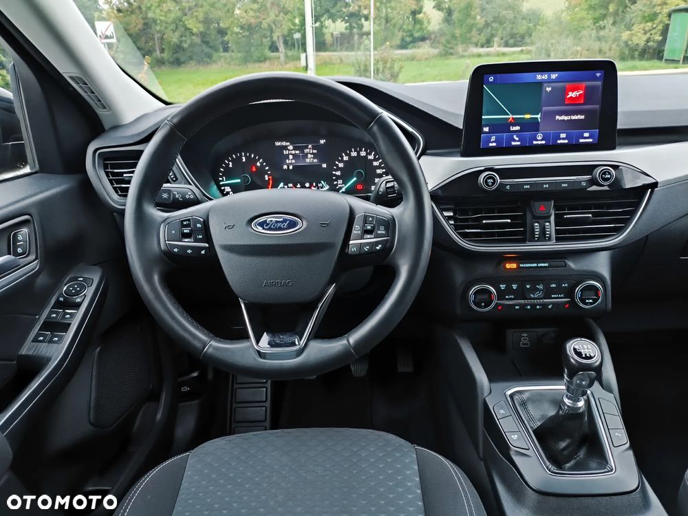 Ford Kuga - 25