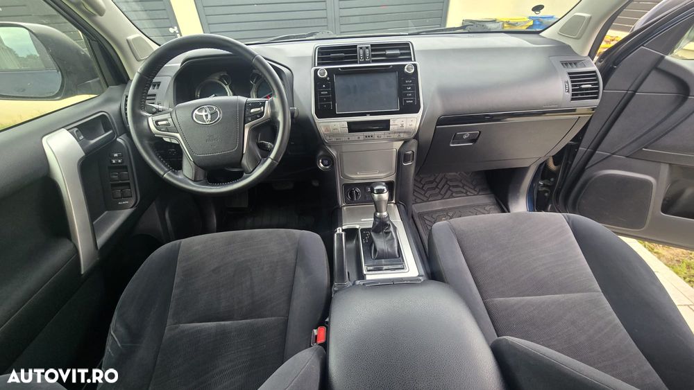 Toyota Land Cruiser 2.8l Turbo D-4D A/T Luxury - 7