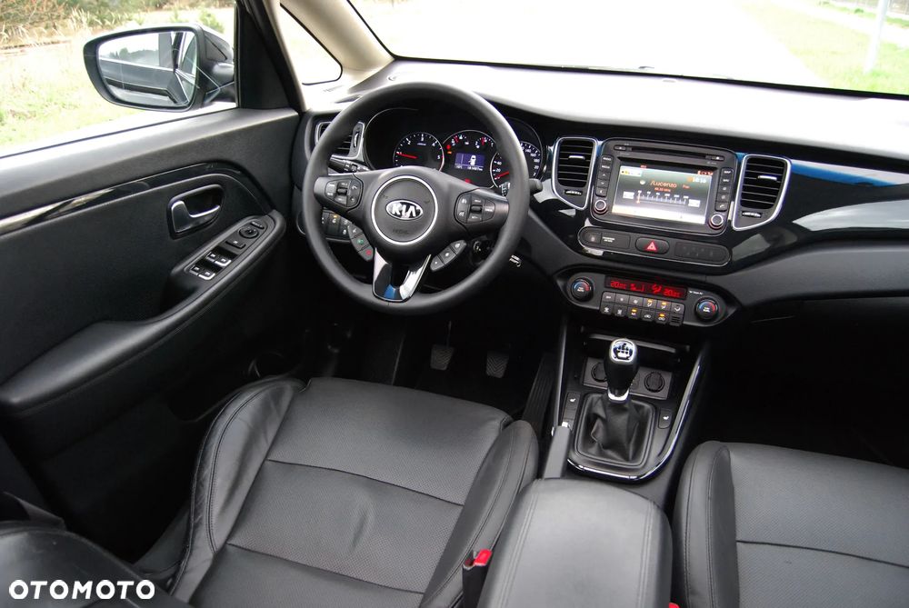 Kia Carens 1.7 CRDi 141 Dream Team Edition - 34