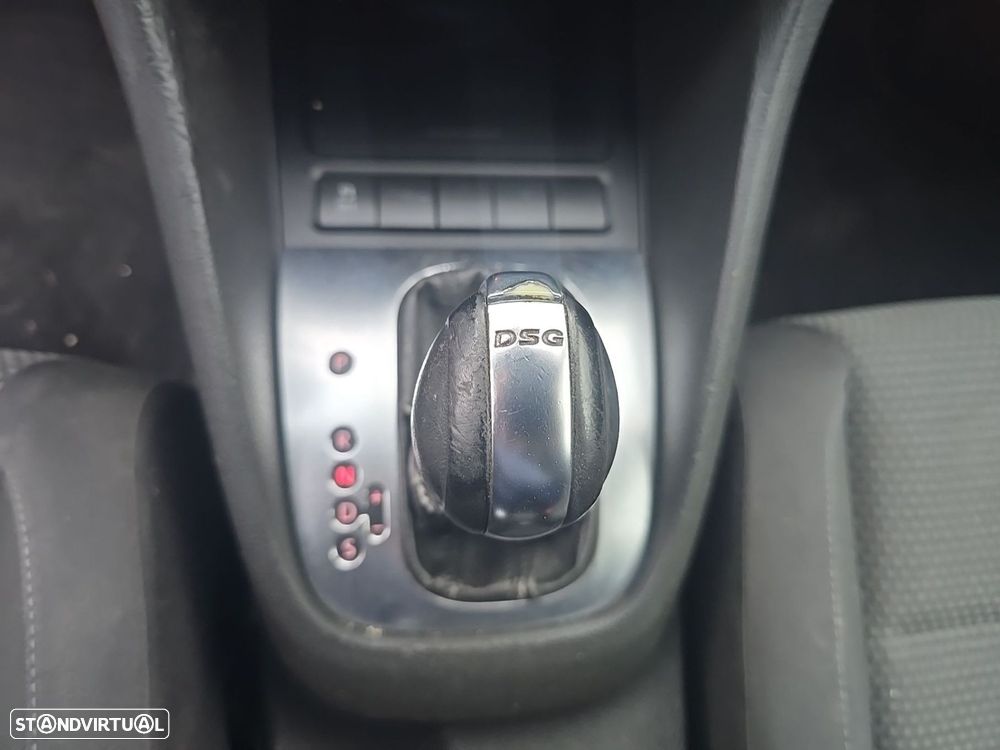 VW Golf 1.6 TDi Confortline DSG - 14