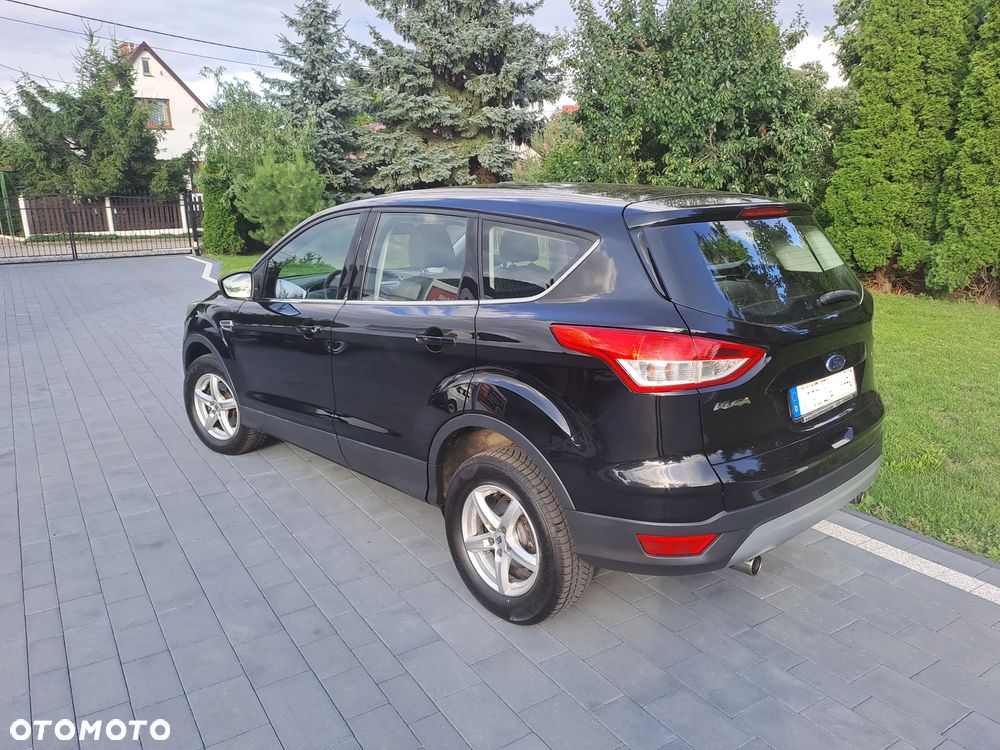 Ford Kuga 1.6 EcoBoost 2x4 Trend - 4