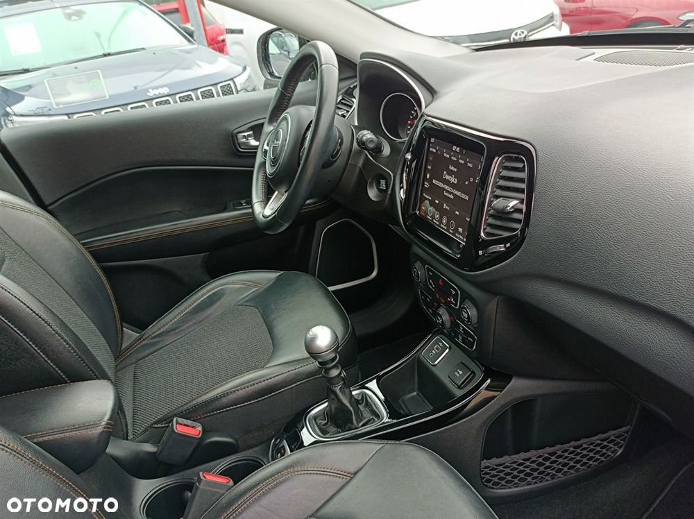 Jeep Compass - 26