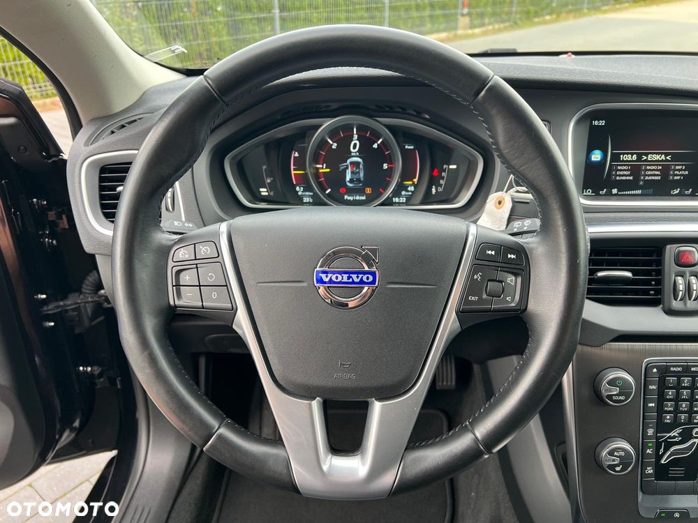 Volvo V40 D4 Geartronic Momentum - 21