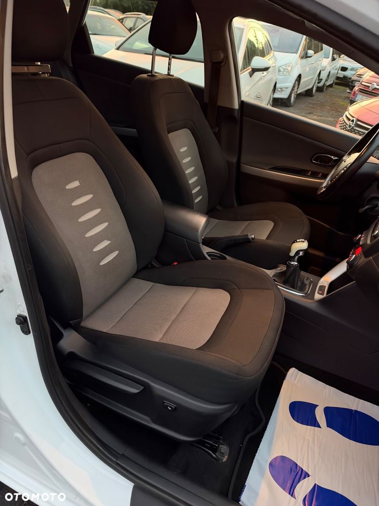 Kia Ceed 1.6 GDI Business Line - 13